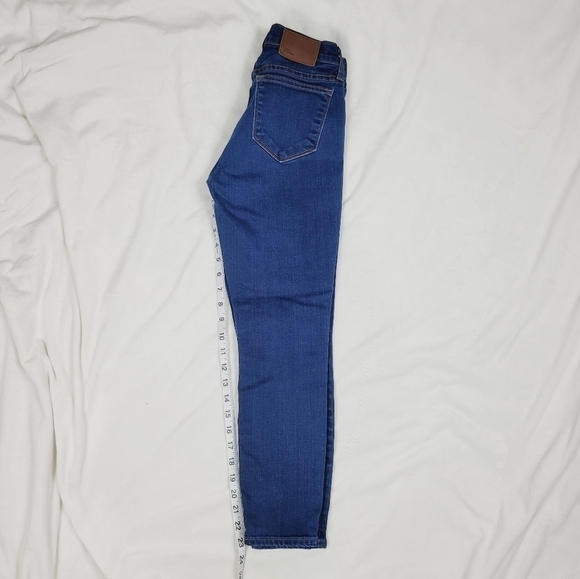 J. CREW TOOTHPICK SKINNY MID RISE JEANS WOMENS Size: 25P - Picture 7 of 9